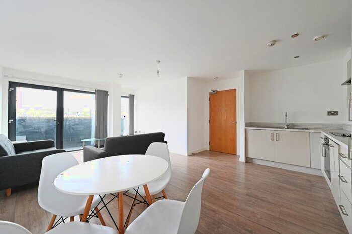 2 Bedroom Apartment To Rent In Apt The Gateway, Sheffield, S2