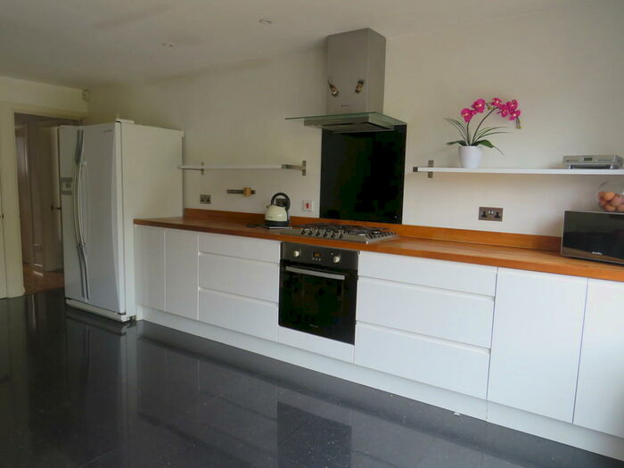 3 Bedroom Semi-Detached House To Rent In Halton Road, Boldmere, B73