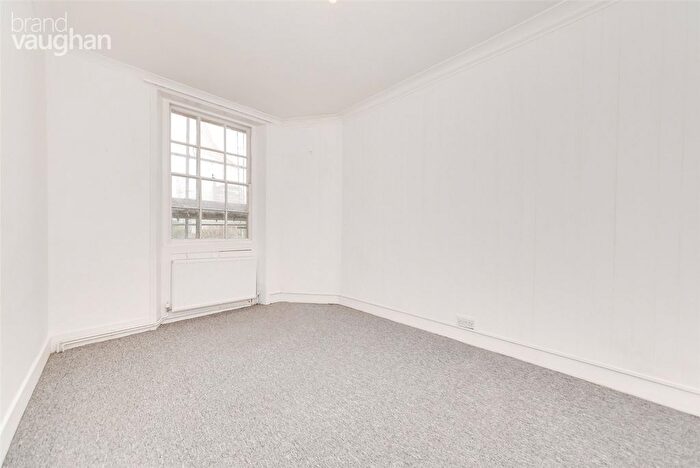 1 Bedroom Flat To Rent In Sussex Square, Brighton, East Sussex, BN2