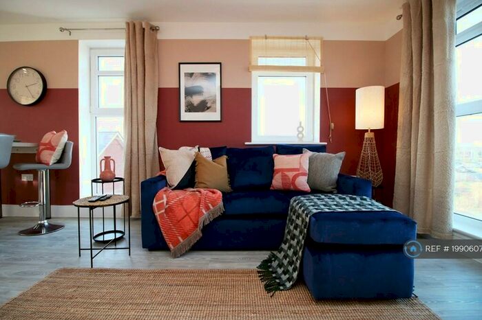 2 Bedroom Flat To Rent In Jefferson Avenue, Poole, BH15