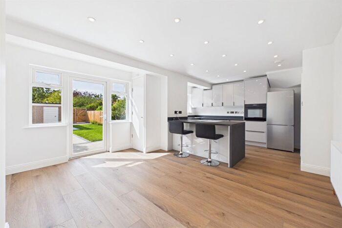 4 Bedroom Terraced House To Rent In Brockenhurst Way, SW16