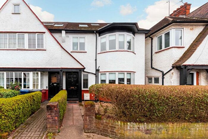 5 Bedroom Semi-Detached House To Rent In Hampstead Gardens, London, NW11