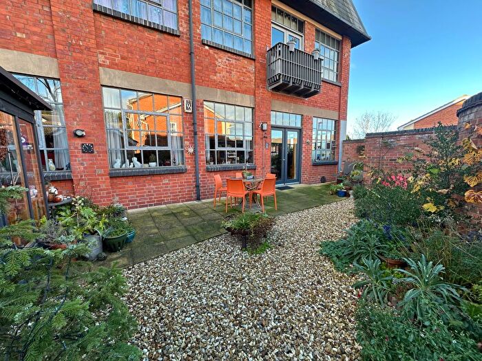 2 Bedroom Flat For Sale In Webbs Factory, Northampton, NN2