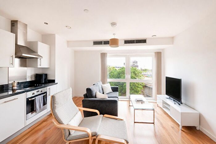 1 Bedroom Flat For Sale In High Street, London, E15