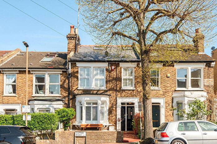 3 Bedroom Maisonette For Sale In Dupree Road, London, SE7