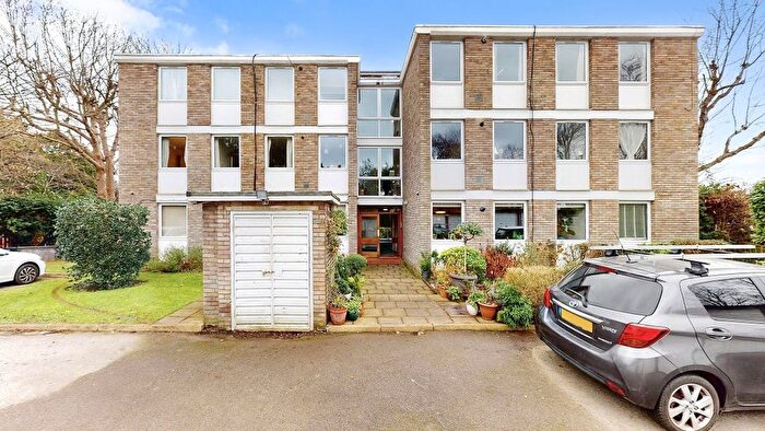 2 Bedroom Flat To Rent In Ham Street, TW10