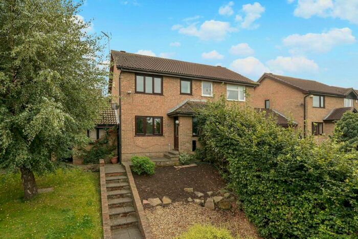 3 Bedroom Semi-Detached House To Rent In Jenny Field Drive, Harrogate, HG3