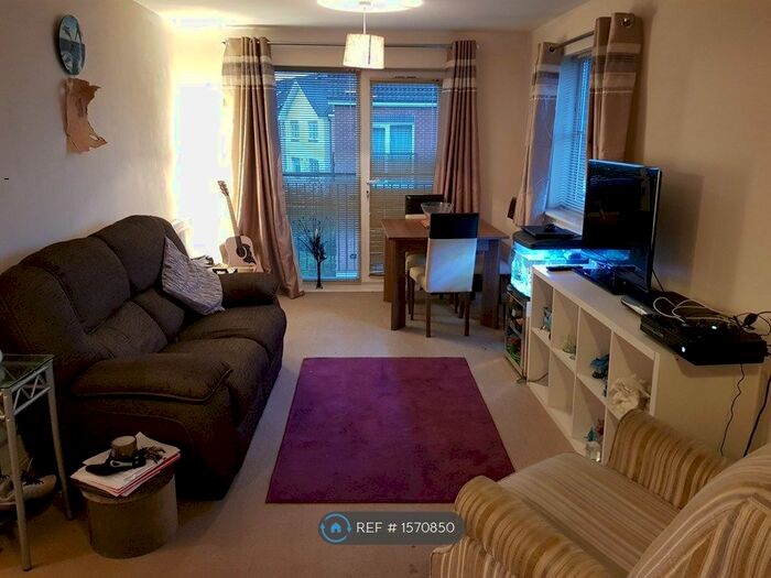 2 Bedroom Flat To Rent In Poppy Fields, Kettering, NN16