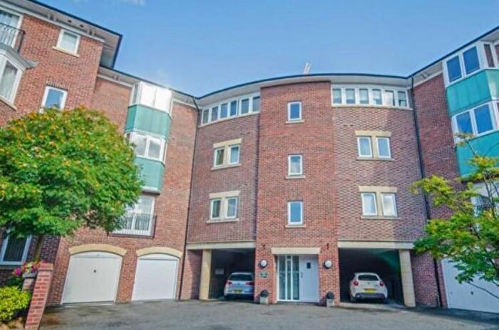 2 Bedroom Flat To Rent In Brennus Place, Chester, CH1