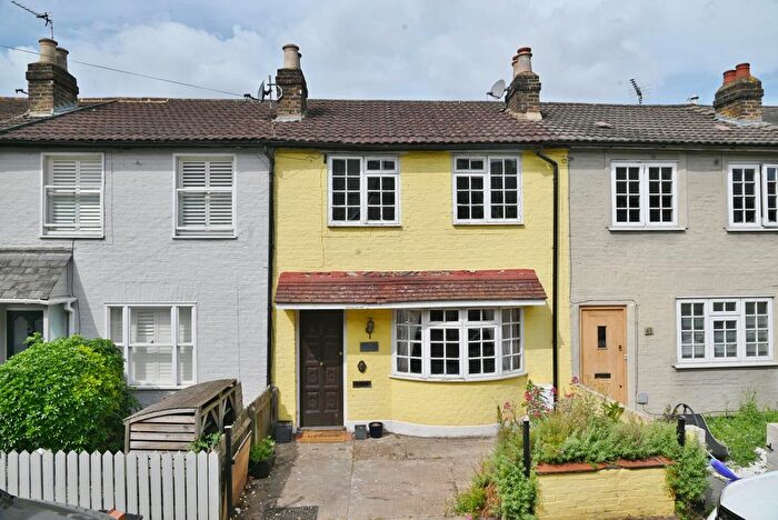 3 Bedroom Terraced House For Sale In Lion Road, Twickenham, TW1