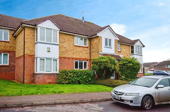 1 Bedroom Flat For Sale In Hunters Lane, Leavesden, Watford, WD25