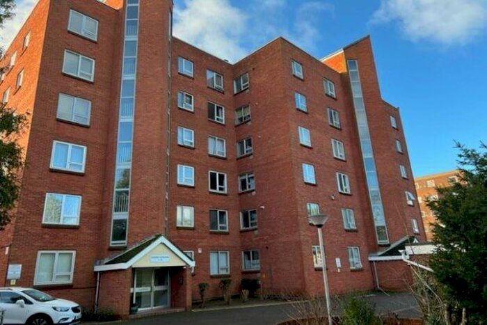 2 Bedroom Property To Rent In Princess Road, Poole, BH12