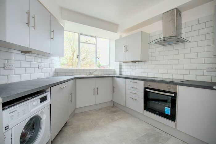 2 Bedroom Flat To Rent In Willesden Lane London, NW6
