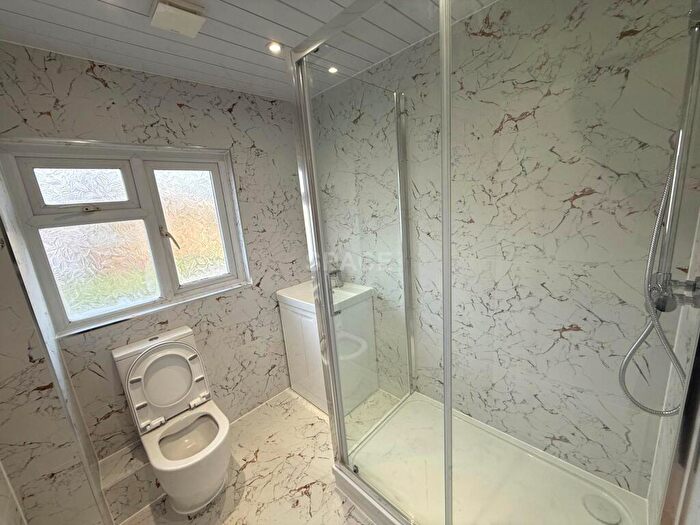 5 Bedroom Terraced House To Rent In Hexham Road, Reading, RG2