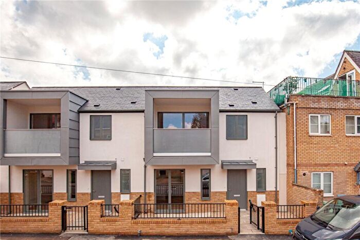1 Bedroom Semi-Detached House To Rent In Bartlemas Road, Oxford, OX4