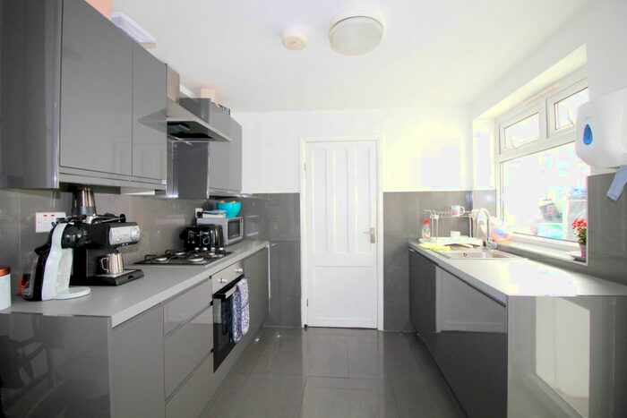 4 Bedroom Terraced House To Rent In Sheringham Avenue, Manor Park E12