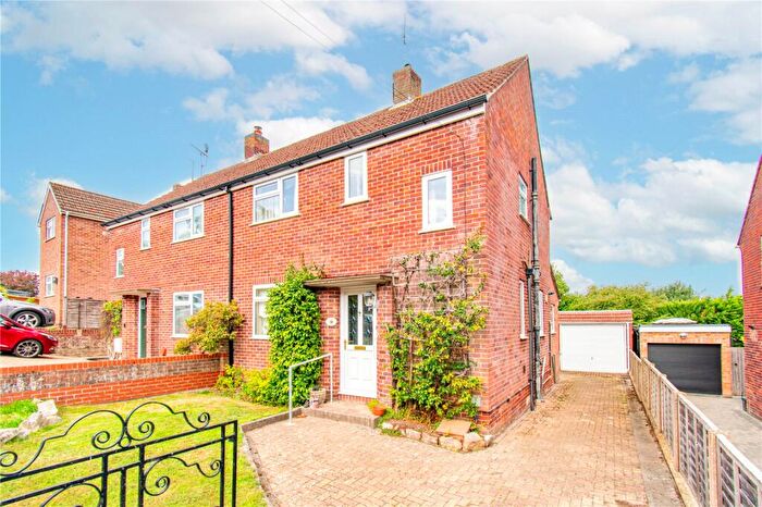 3 Bedroom Semi Detached House For Sale In Croft Road, Newbury, Berkshire, RG14