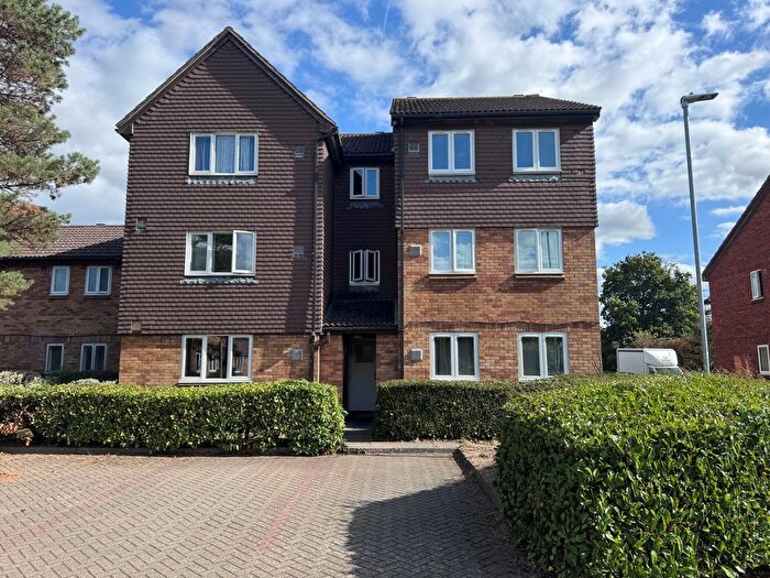 1 Bedroom Flat To Rent In Brendon Close, Harlington, Hayes, UB3