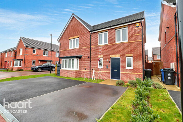 2 Bedroom Semi Detached House For Sale In Shield Close, Hatfield, Doncaster, DN7