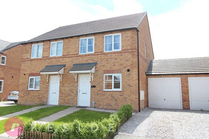 3 Bedroom Semi Detached House For Sale In Lowry Way, Kirkholt, Rochdale, OL11