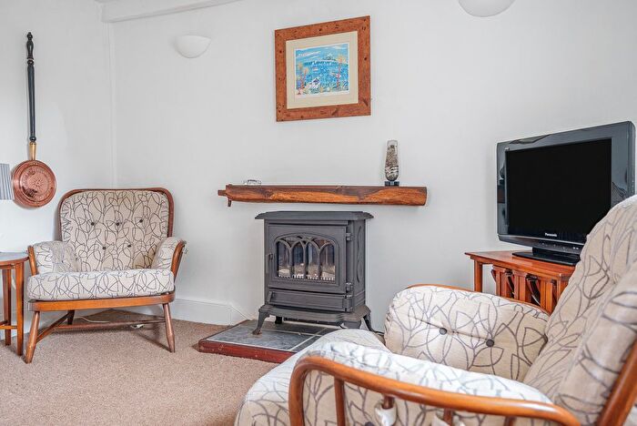 2 Bedroom Cottage For Sale In Perranuthnoe, Penzance, TR20