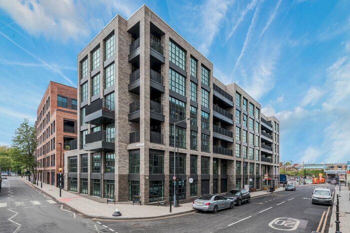 3 Bedroom Flat To Rent In Hepscott Road, London, E9