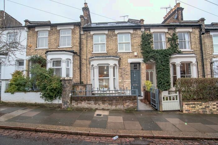 4 Bedroom Terraced House To Rent In Glenthorne Road, London, N11