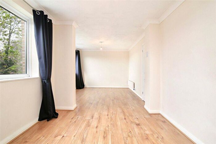 1 Bedroom Flat To Rent In Violet Lane, Waddon, Croydon, CR0