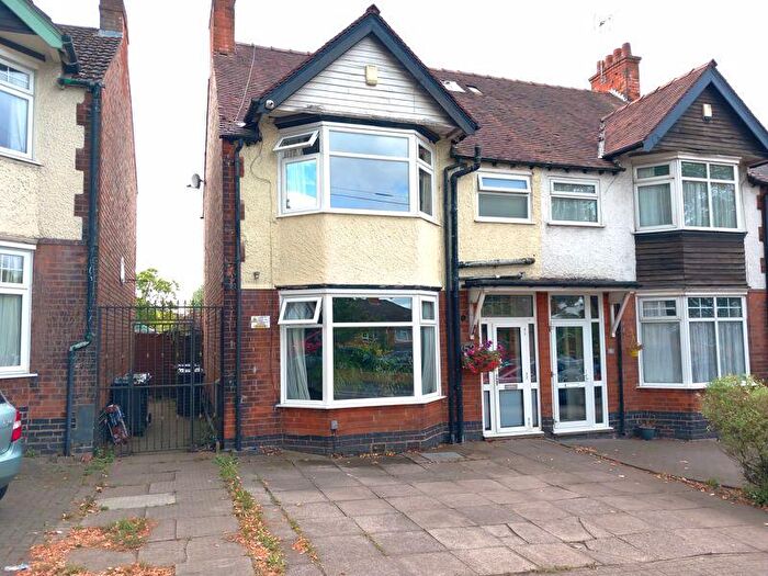 3 Bedroom Semi Detached House For Sale In Cartland Road, Stirchley, Birmingham, B30