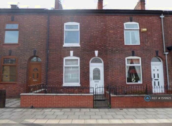 3 Bedroom Terraced House To Rent In Manchester Road, Droylsden, Manchester, M43