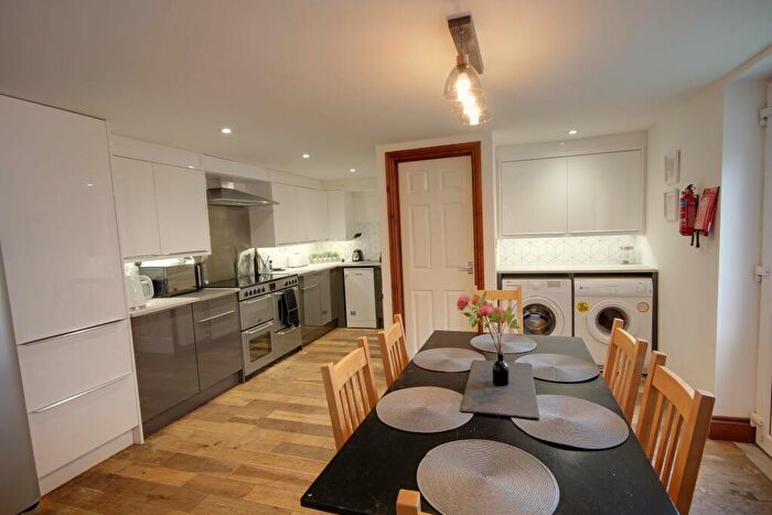 6 Bedroom House To Rent In Wesley House, Gilesgate, Durham, DH1