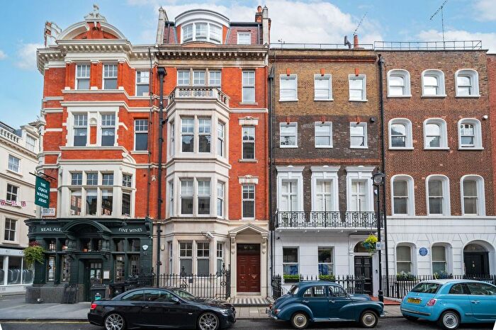 4 Bedroom Flat To Rent In Bentinck Street, Marylebone, London, W1U