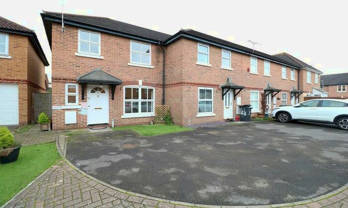 3 Bedroom End Of Terrace House To Rent In Pasture Close, Swindon, SN2