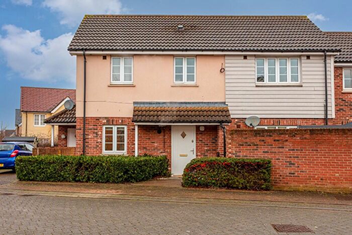1 Bedroom Apartment For Sale In Paddock Close, St. Neots, Cambridgeshire, PE19