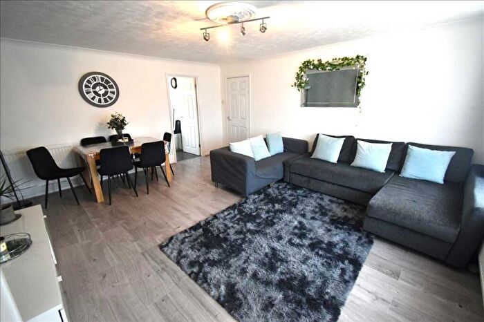 2 Bedroom Apartment For Sale In Gilbert Close, Greenhithe, DA10