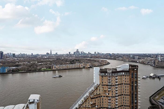 2 Bedroom Apartment To Rent In Landmark West Tower, Marsh Wall, E14