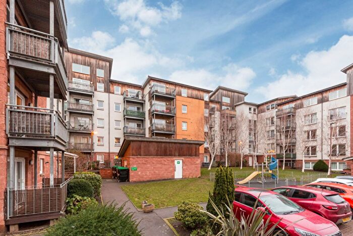 2 Bedroom Flat For Sale In / Albion Gardens, Leith, EH7