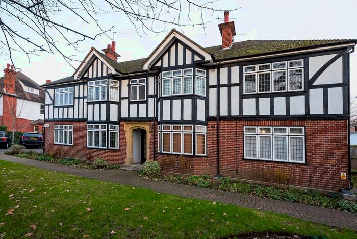 2 Bedroom Flat To Rent In Queens Road, Teddington, TW11