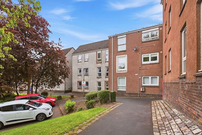 2 Bedroom Flat For Sale In Kirkton, Erskine, PA8
