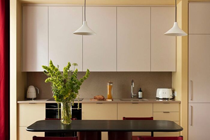 1 Bedroom Flat To Rent In Harley Street, London, W1G