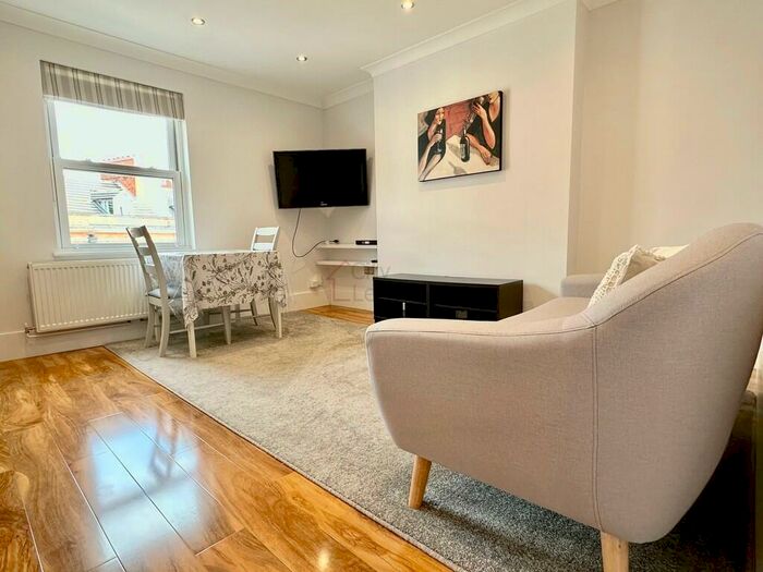 2 Bedroom Apartment To Rent In Burns Street, Arboretum, NG7