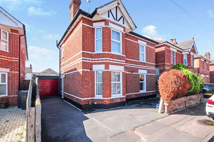 2 Bedroom Property To Rent In Brassey Road, Bournemouth, BH9