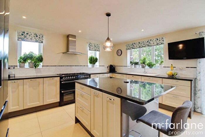 6 Bedroom Detached House For Sale In Uffcott, Swindon, SN4