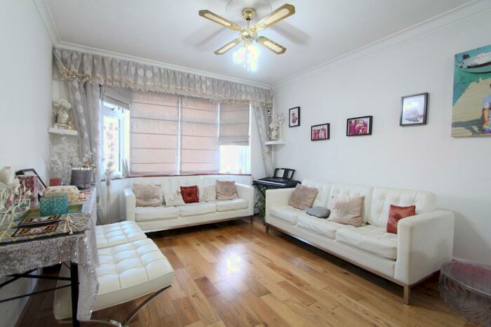 3 Bedroom Semi-Detached House To Rent In Taunton Way, Stanmore, HA7