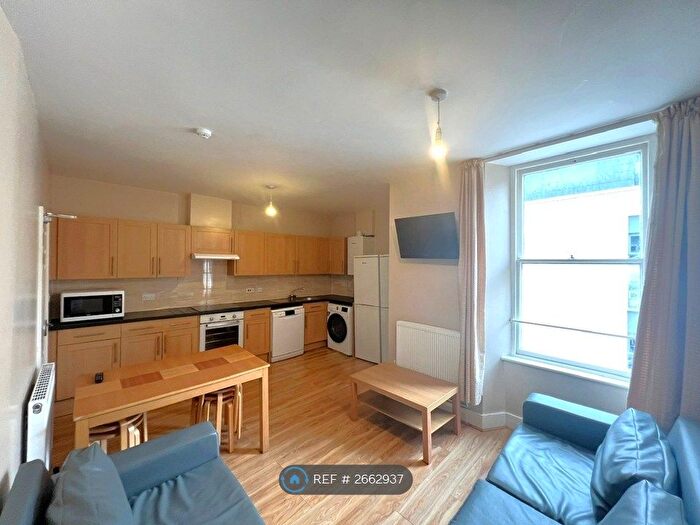 7 Bedroom Flat To Rent In Royal York Crescent, Bristol, BS8