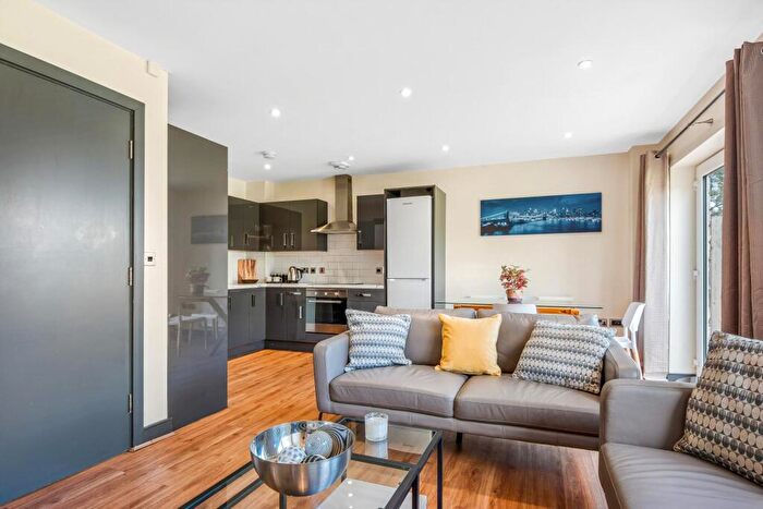 6 Bedroom House To Rent In Boston Exchange Court, Leeds, LS4