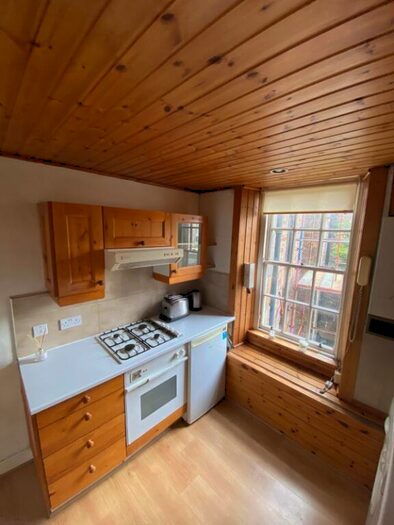 2 Bedroom Flat To Rent In West Nicolson Street, Newington, Edinburgh, EH8