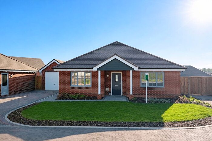 3 Bedroom Detached Bungalow For Sale In Whitsbury Road, Fordingbridge, SP6