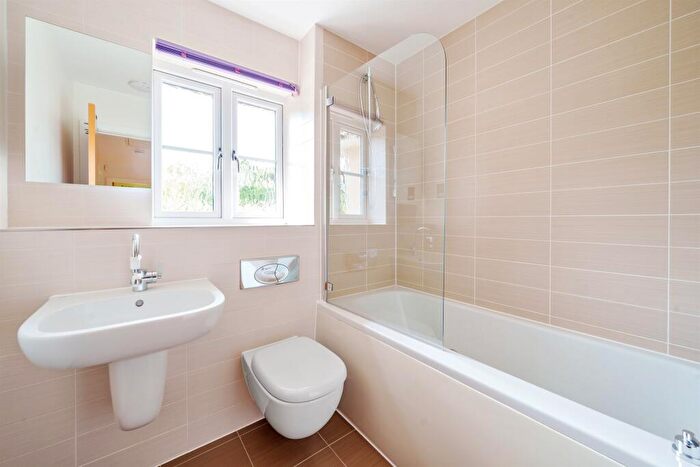 4 Bedroom Detached House For Sale In St. Pauls Gardens, Maidenhead, SL6