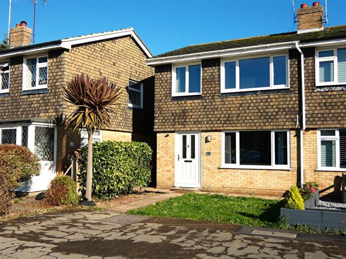 3 Bedroom End Of Terrace House To Rent In Downs Way, East Preston, BN16